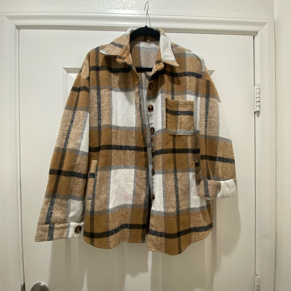 Women’s Tan Black Ivory Button Up Plaid Shacket, L or Large - Picture 10 of 11